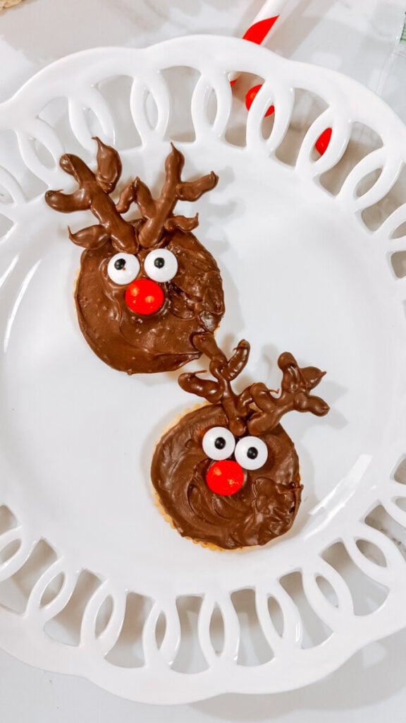  IMG_3982_jpg-1-576x1024 Ritz Cracker Reindeer Treats  