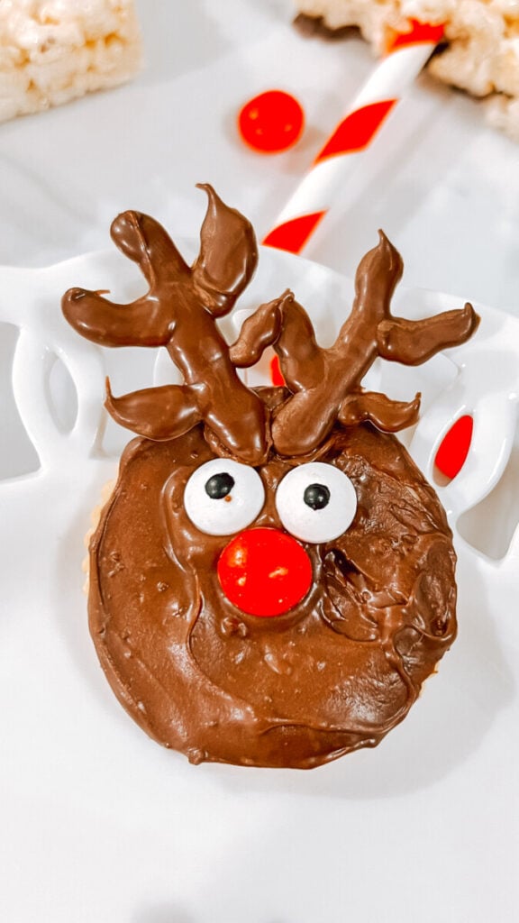  IMG_3996_jpg-576x1024 Ritz Cracker Reindeer Treats  