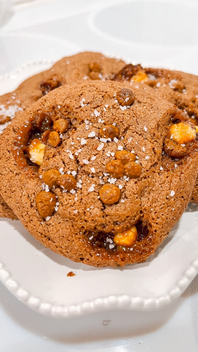  IMG_5857_jpg-1 Chocolate Salted Caramel Cream Cookies  