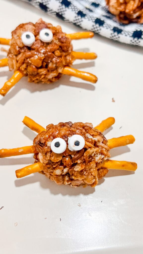  IMG_6806_jpg-576x1024 Spooky Spider Cocoa Krispy Treats  