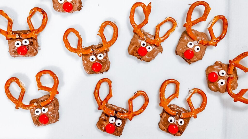  IMG_2797_jpg-1-1024x576 Christmas Pretzel Reindeer  