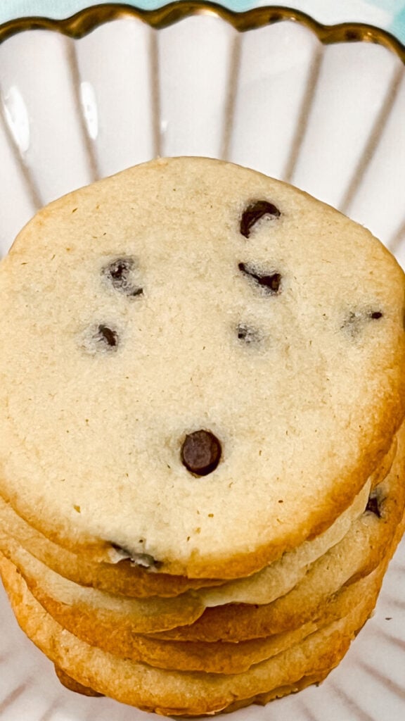  IMG_8910_jpg-576x1024 Chocolate Chip Shortbread Cookies  