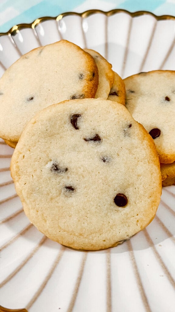  IMG_8913_jpg-576x1024 Chocolate Chip Shortbread Cookies  
