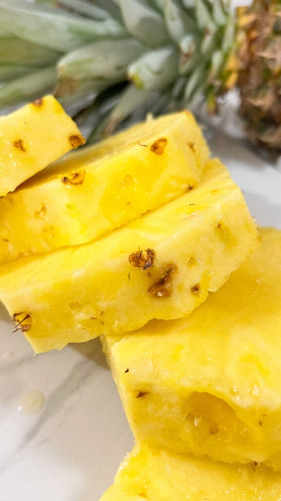  IMG_9143_jpg-576x1024 How to Cut a Pineapple  