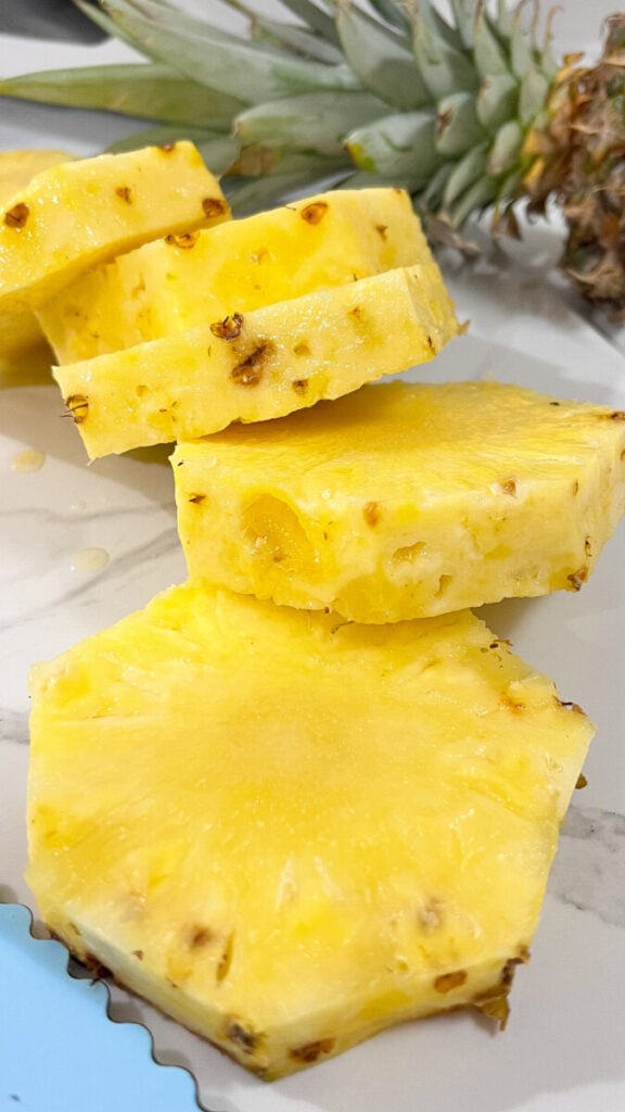  IMG_9144_jpg-576x1024 How to Cut a Pineapple  