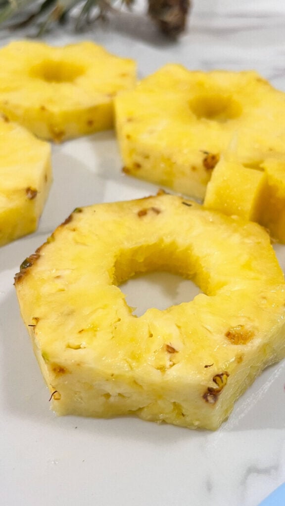  IMG_9151_jpg-576x1024 How to Cut a Pineapple  