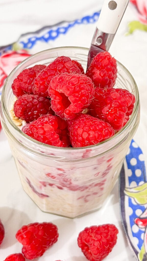 IMG_9485_jpg-576x1024 Raspberry Overnight Oats