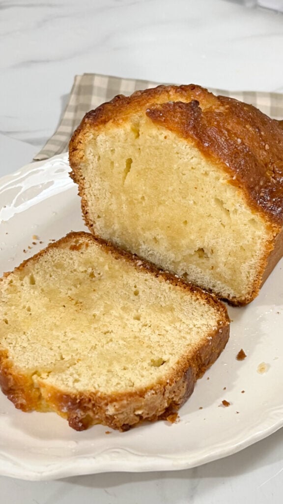  IMG_5228-576x1024 Vanilla Pound Cake  
