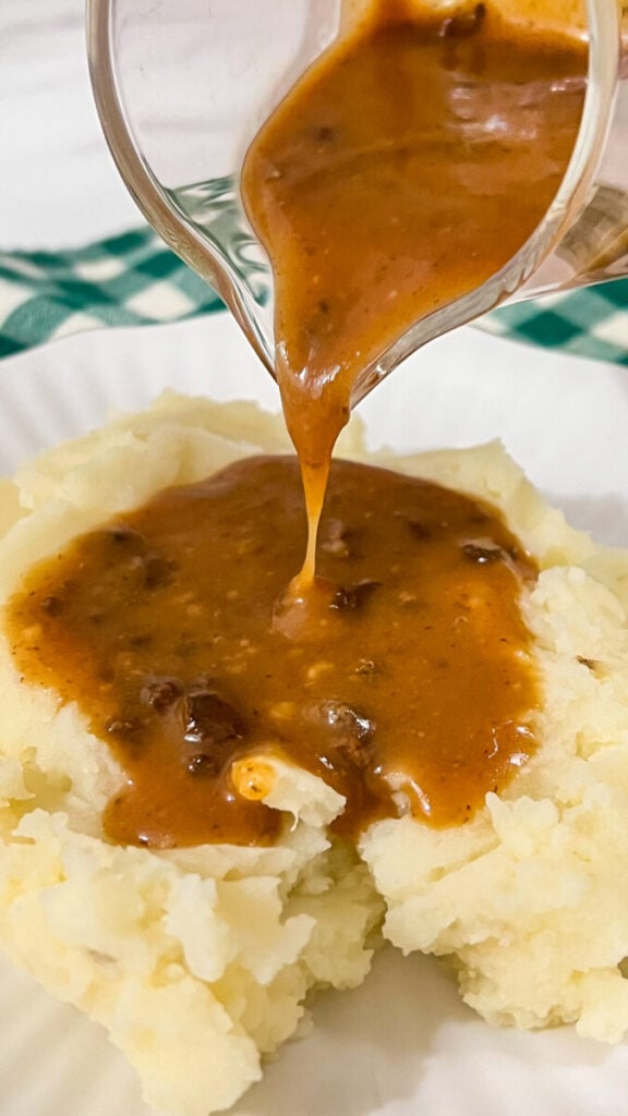  IMG_6146-576x1024 Easy Hamburger Gravy  
