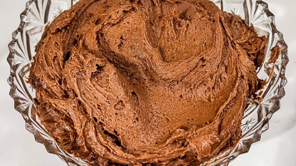  IMG_0139-1-1024x576 Chocolate Buttercream Frosting  