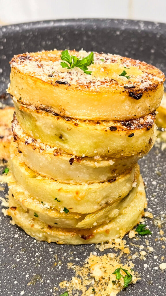  IMG_4664_jpg-576x1024 Garlic Parmesan Potato Rounds  
