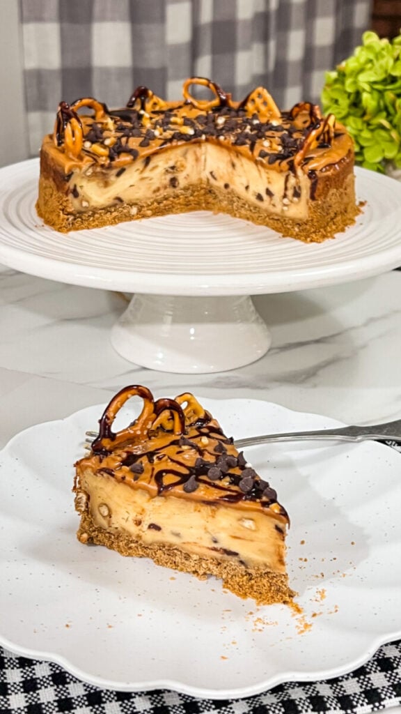 IMG_3415-576x1024 Chocolate Peanut Butter Pretzel Cheesecake