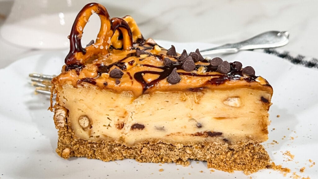 IMG_3423-1024x576 Chocolate Peanut Butter Pretzel Cheesecake