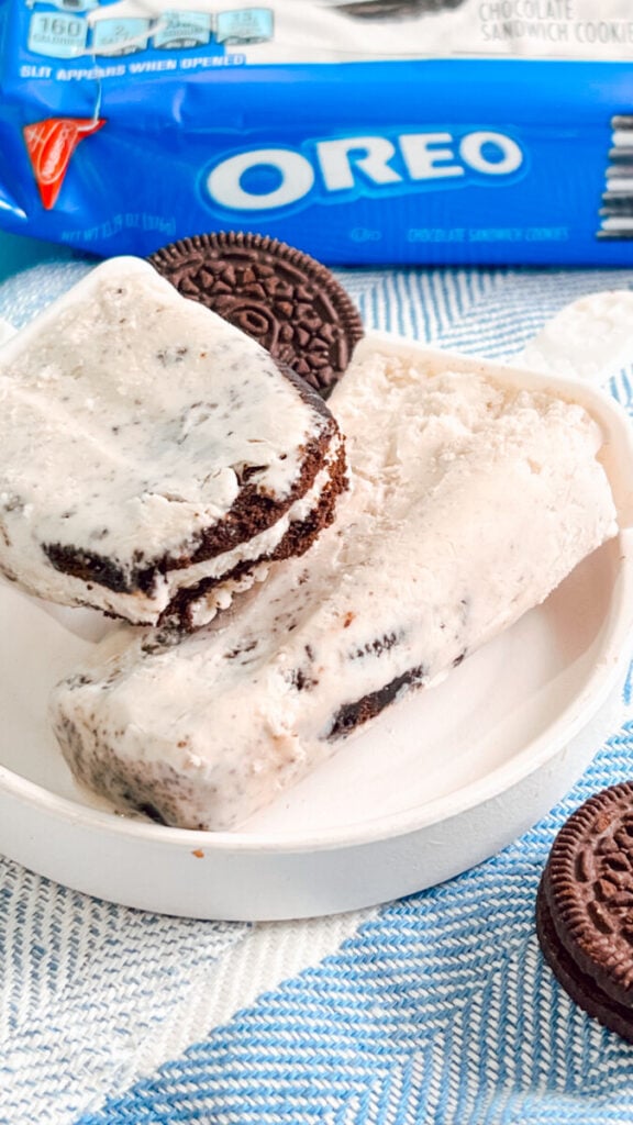  IMG_4340-1-576x1024 Cookies and Cream Popsicles  