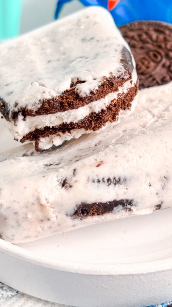  IMG_4341-576x1024 Cookies and Cream Popsicles  