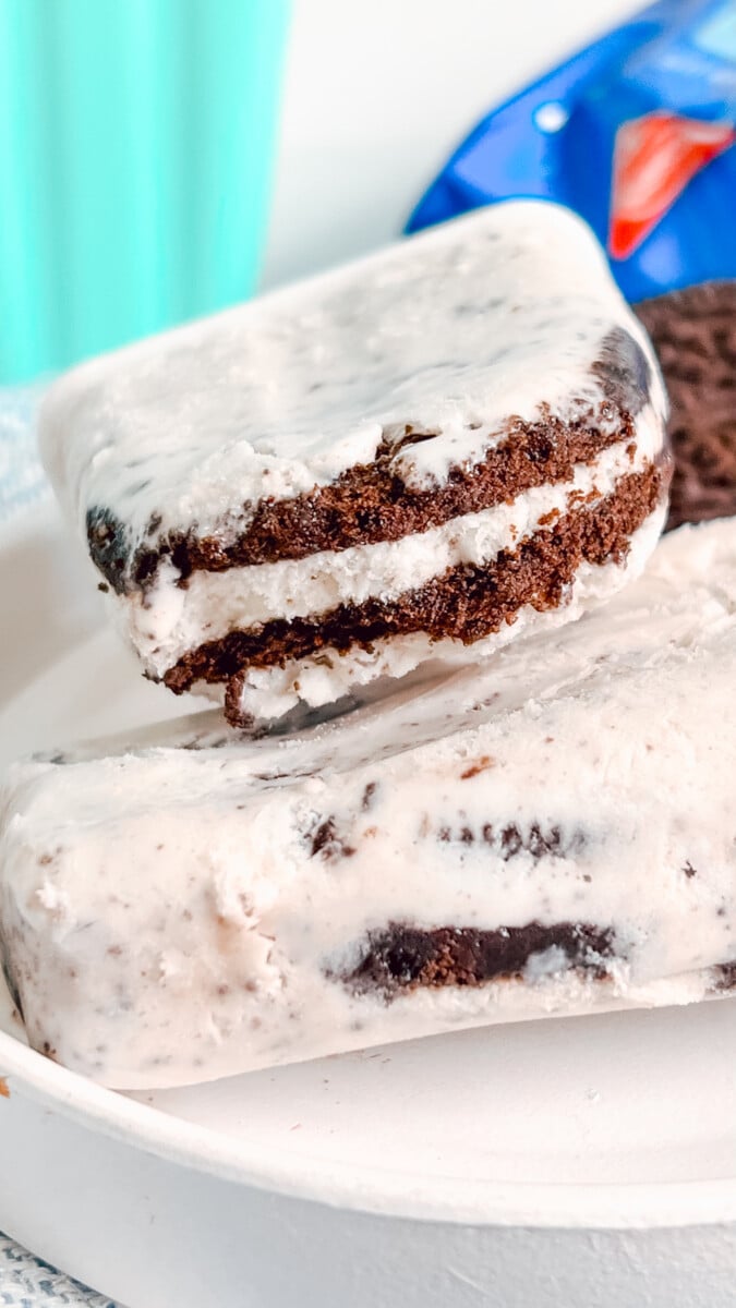  IMG_4343-1 Cookies and Cream Popsicles  