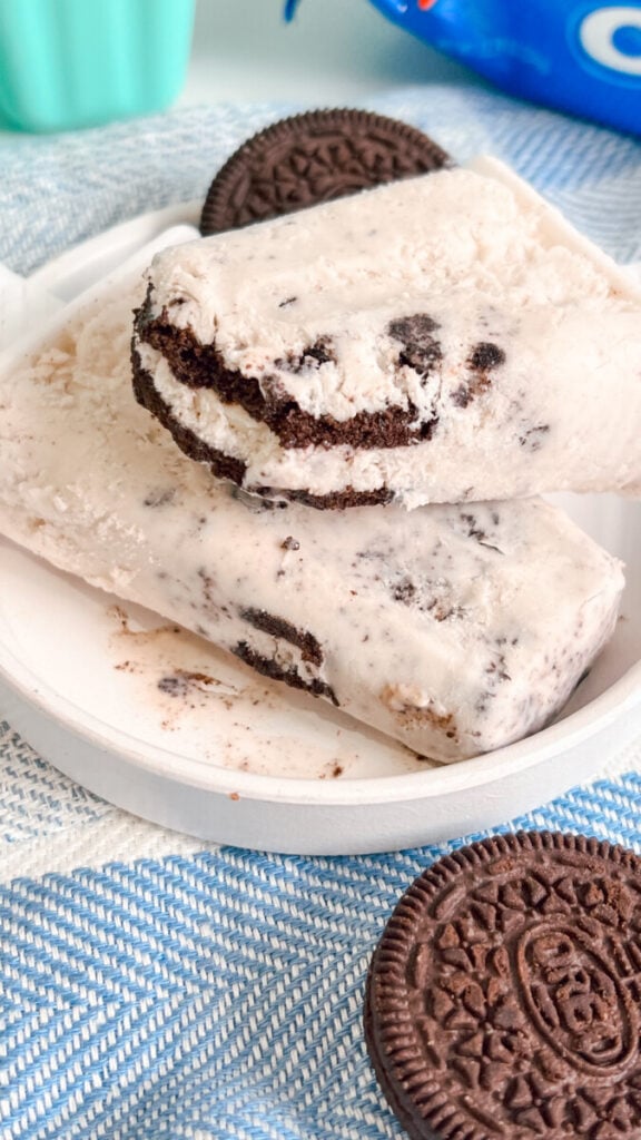  IMG_4356-576x1024 Cookies and Cream Popsicles  