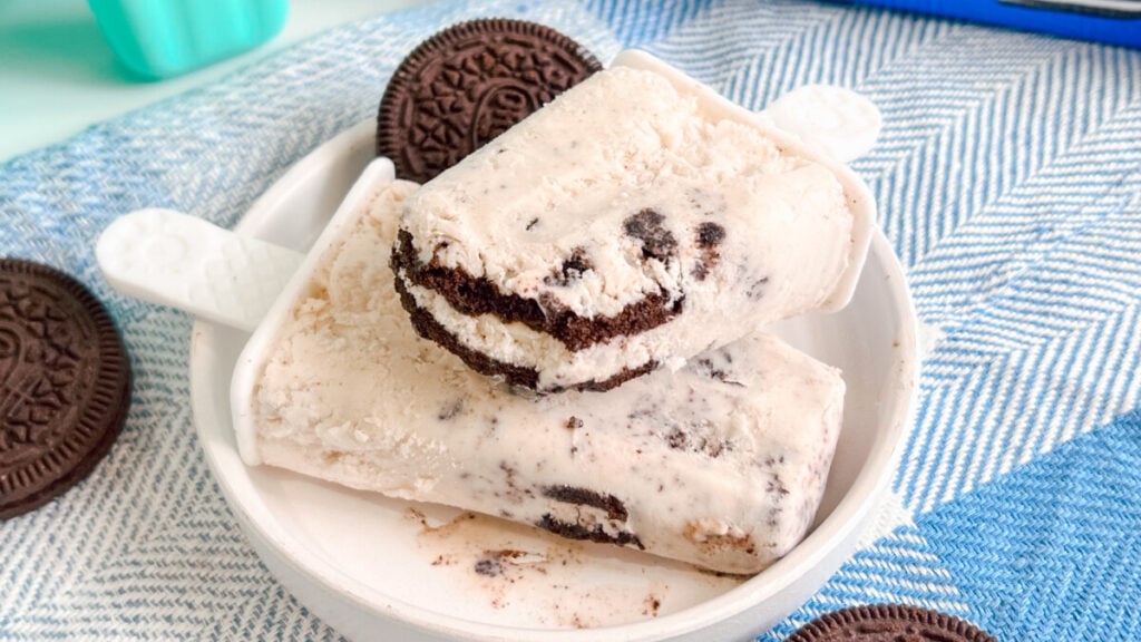  IMG_4359-1024x576 Cookies and Cream Popsicles  