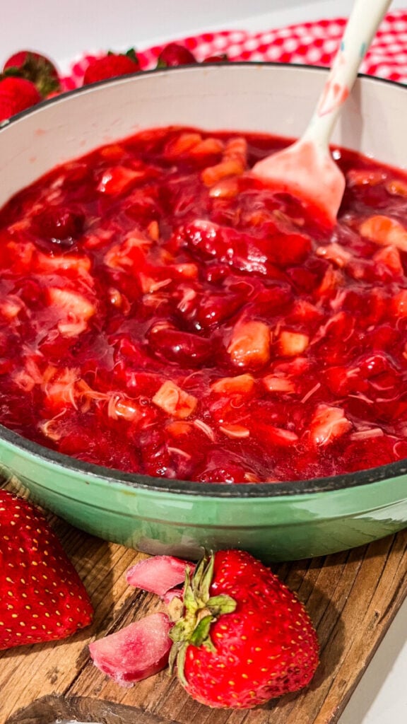  IMG_5021-576x1024 Strawberry Rhubarb Pie Filling  
