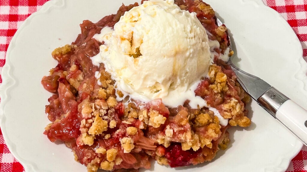 IMG_5138-1024x576 Easy Rhubarb Crisp