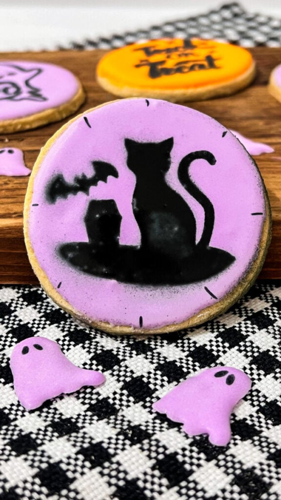  IMG_5861-1-576x1024 Airbrushed Black Cat Halloween Cookies  