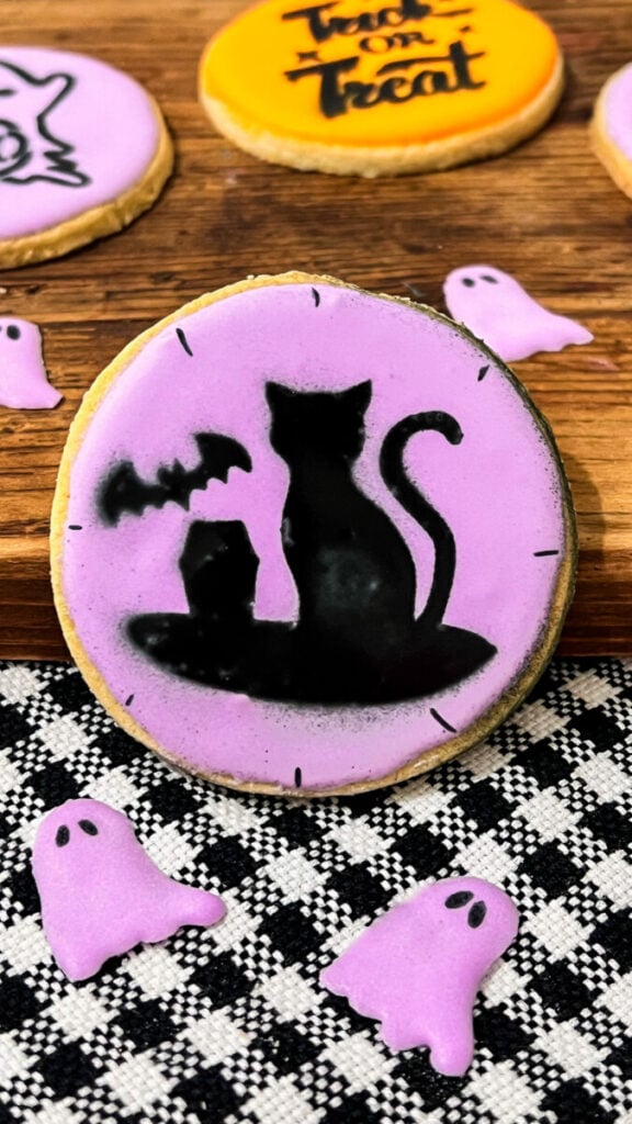  IMG_5865-576x1024 Airbrushed Black Cat Halloween Cookies  