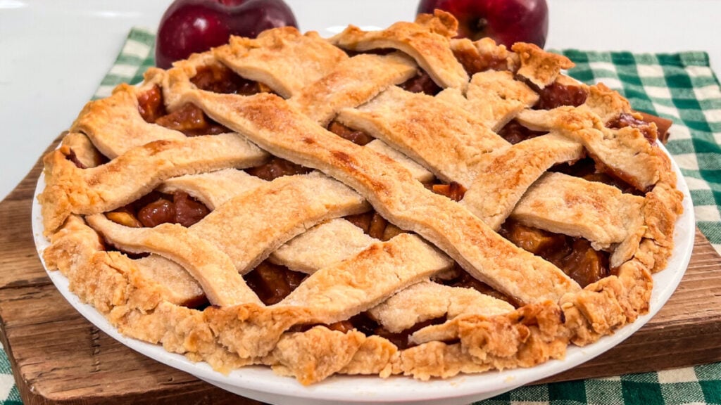 IMG_7312-1024x576 Homemade Caramel Apple Pie