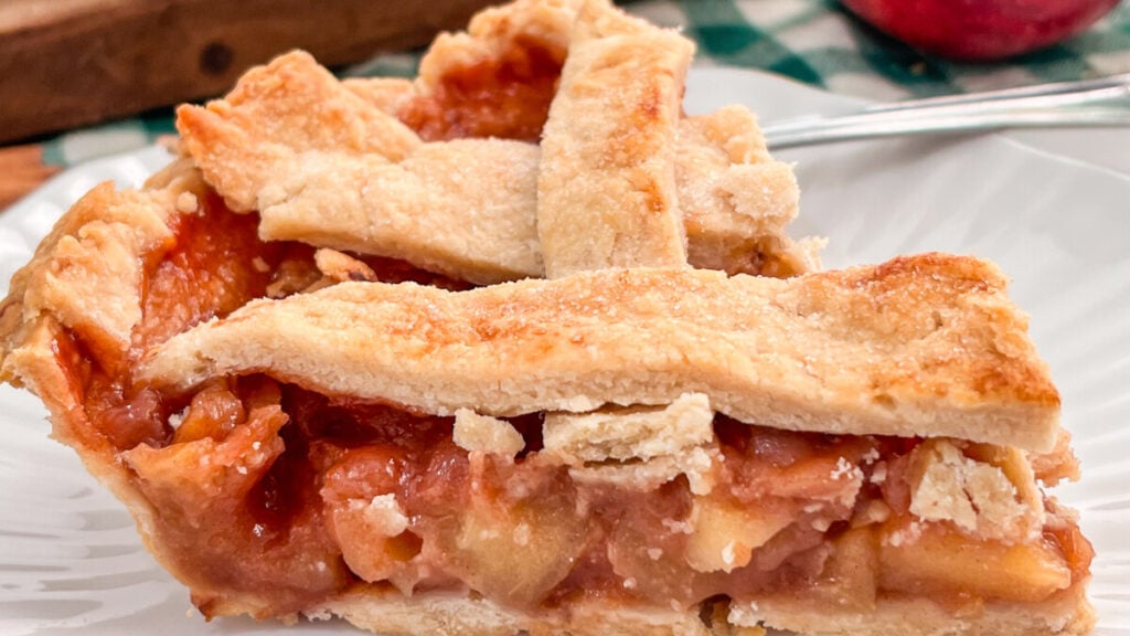 IMG_7348-1-1024x576 Homemade Caramel Apple Pie