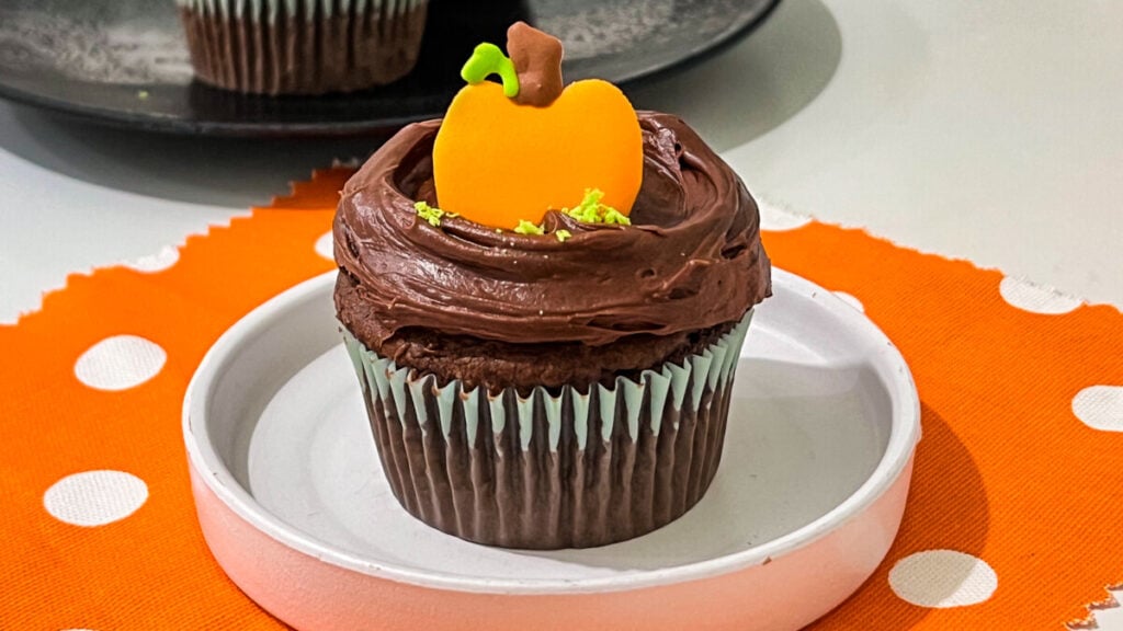 IMG_2987-1-1024x576 Pumpkin Patch Chocolate Cupcakes