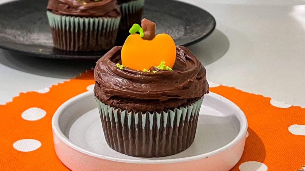 IMG_2988-1024x576 Pumpkin Patch Chocolate Cupcakes