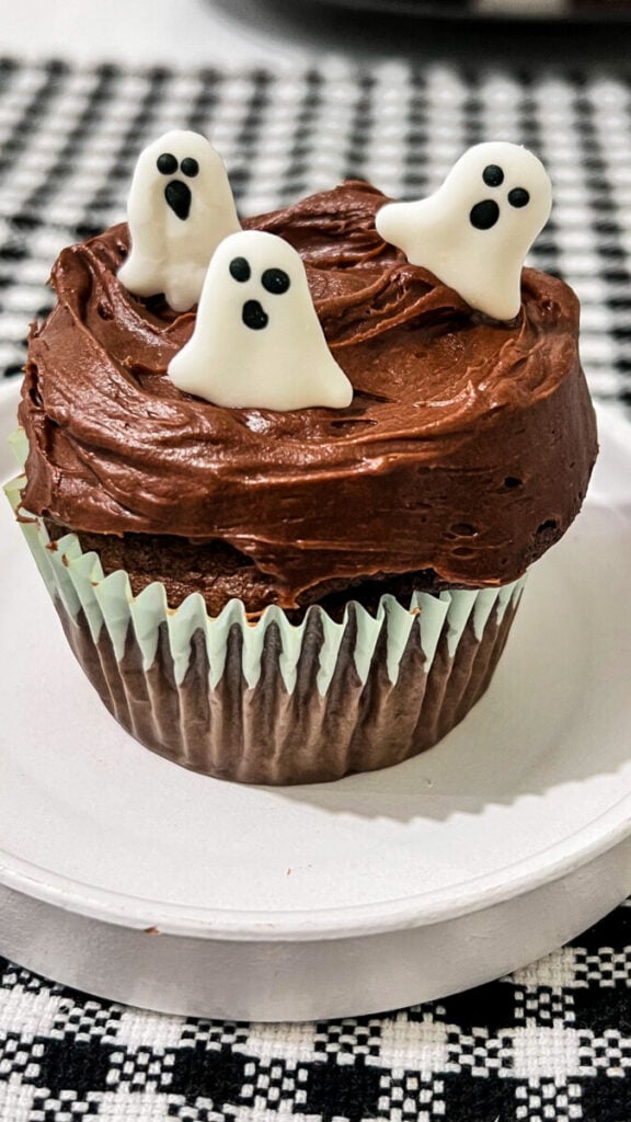 IMG_3038-1-576x1024 Chocolate Ghost Cupcakes