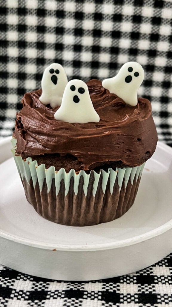 IMG_3041-576x1024 Chocolate Ghost Cupcakes