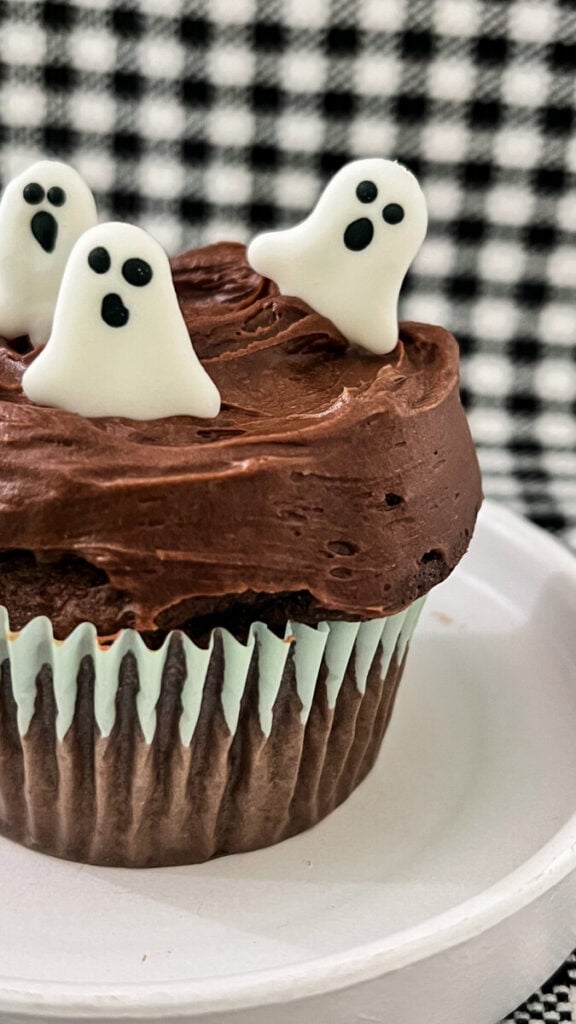 IMG_3042-576x1024 Chocolate Ghost Cupcakes