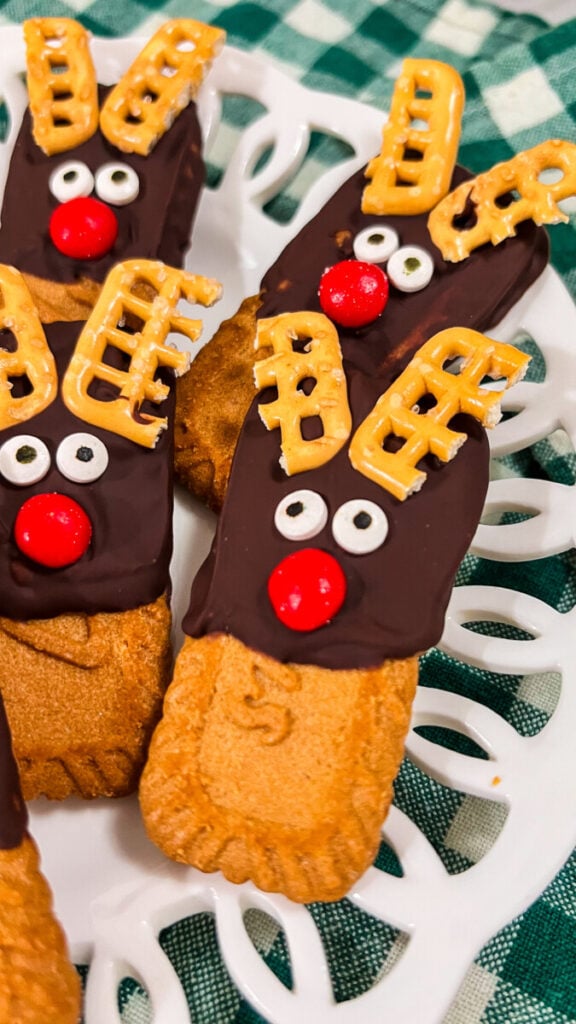  IMG_3824-1-576x1024 Reindeer Biscoff Cookies  