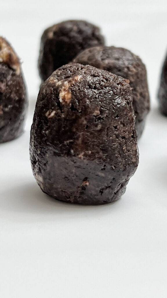  IMG_9940-576x1024 Ghost Oreo Balls  