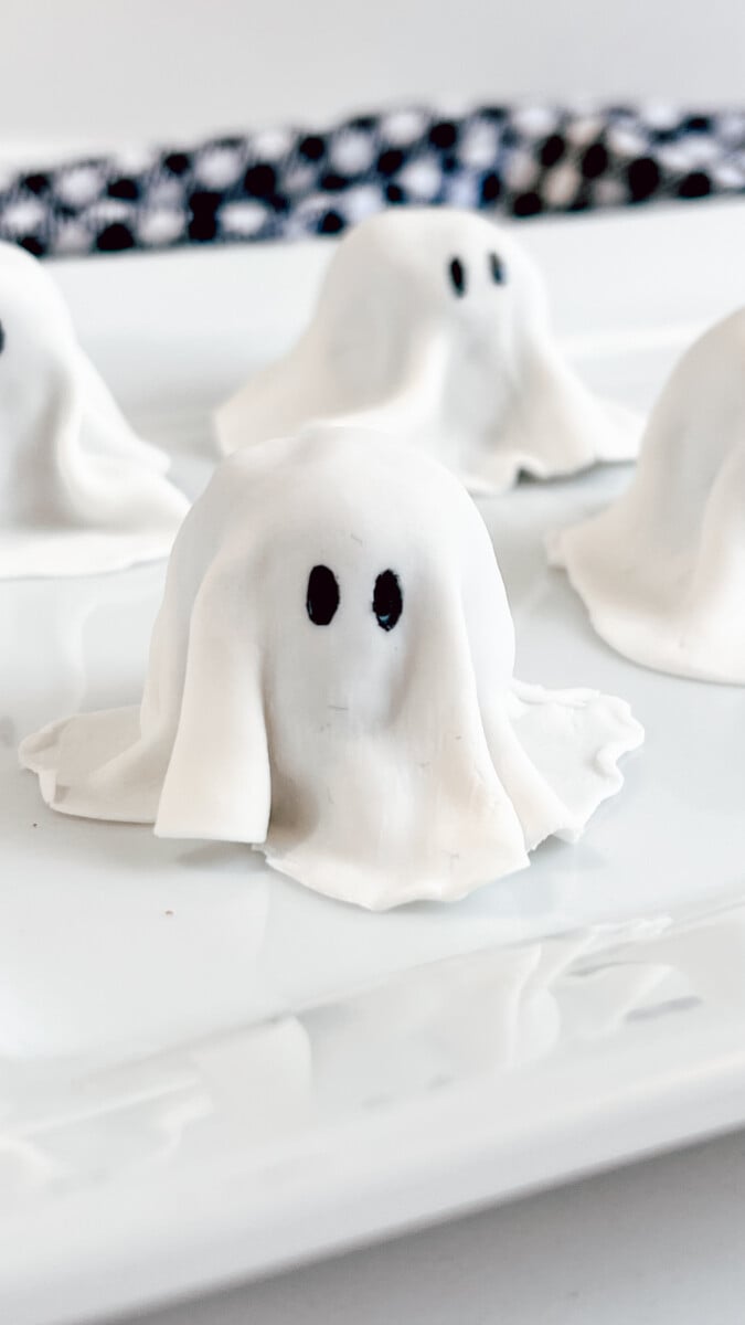  IMG_9959 Ghost Oreo Balls  