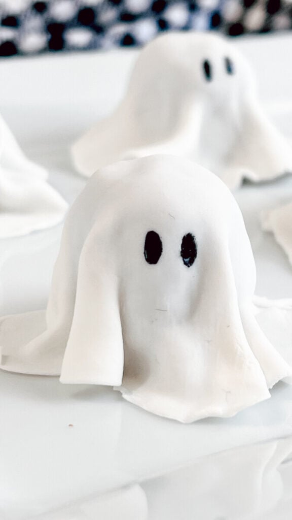  IMG_9960-576x1024 Ghost Oreo Balls  