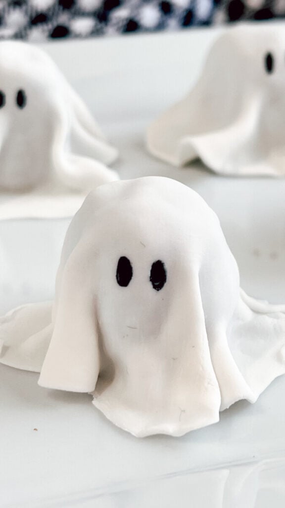  IMG_9973-576x1024 Ghost Oreo Balls  