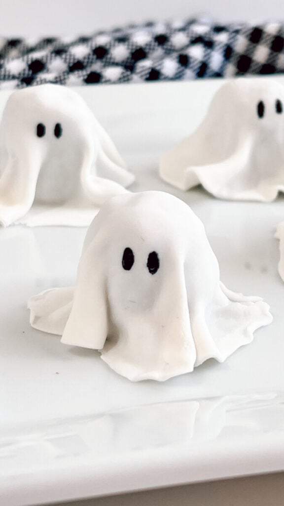  IMG_9974-576x1024 Ghost Oreo Balls  