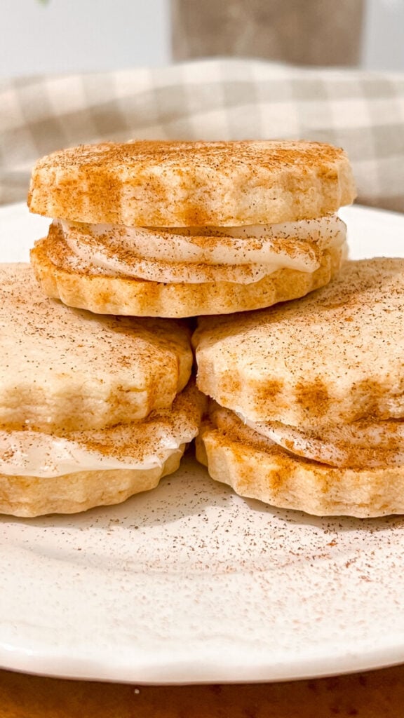 IMG_0331-576x1024 Cinnamon Roll Sandwich Cookies