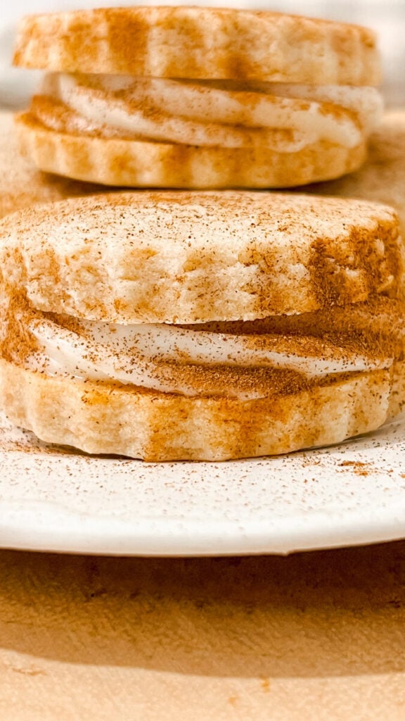IMG_0333-576x1024 Cinnamon Roll Sandwich Cookies