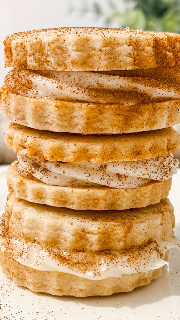IMG_0337-576x1024 Cinnamon Roll Sandwich Cookies