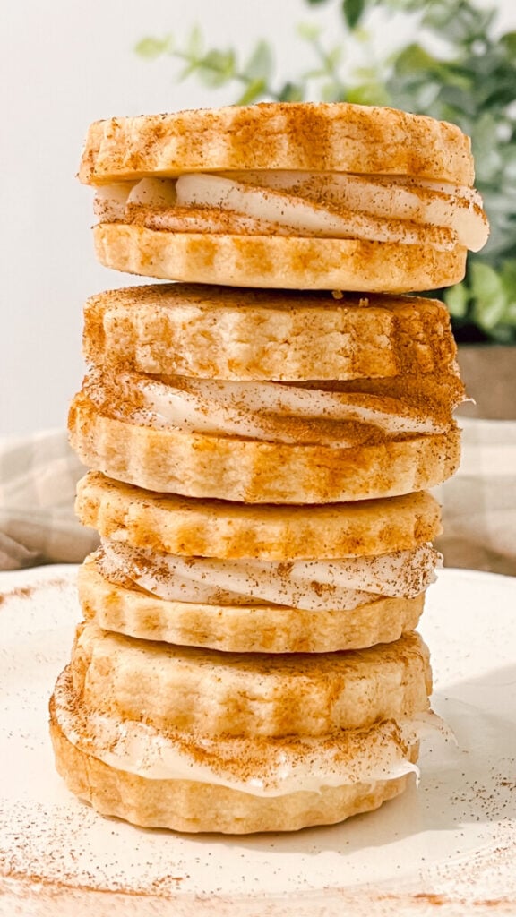 IMG_0341-576x1024 Cinnamon Roll Sandwich Cookies