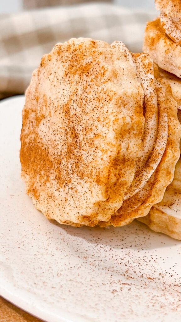 IMG_0356-576x1024 Cinnamon Roll Sandwich Cookies