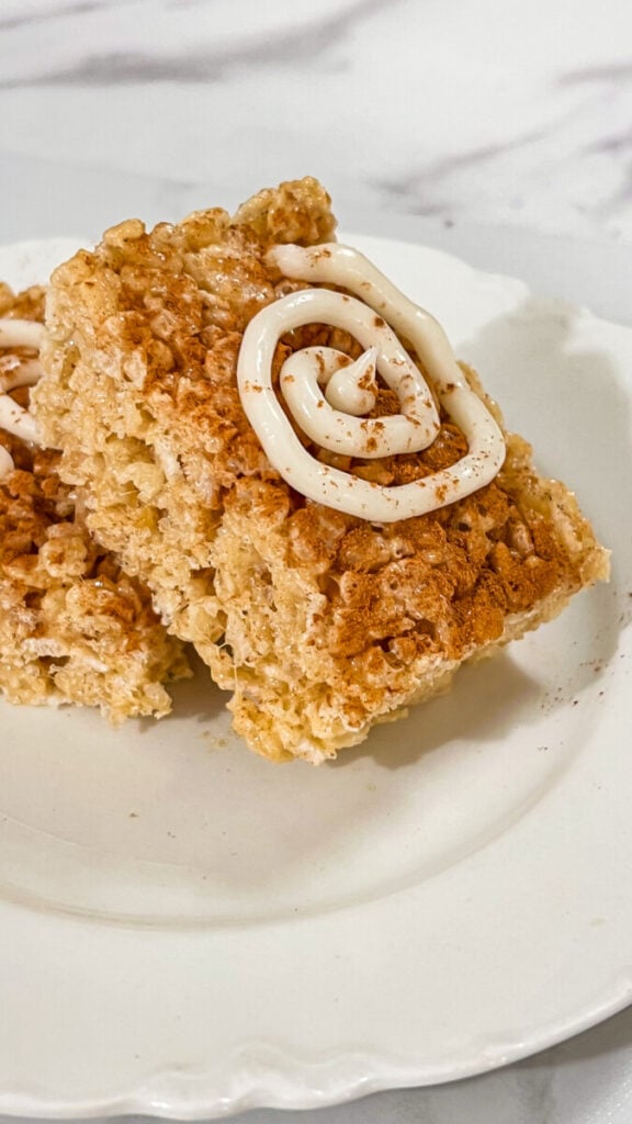  IMG_0540-576x1024 Cinnamon Roll Rice Krispie Treats  