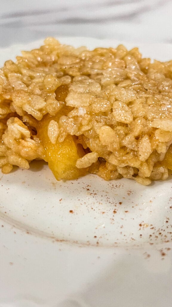 IMG_0588-576x1024 Apple Pie Rice Krispie Treats