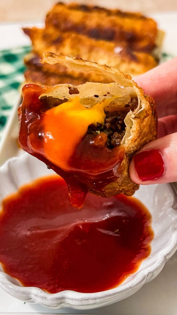 IMG_1723-576x1024 Easy Cheeseburger Egg Rolls
