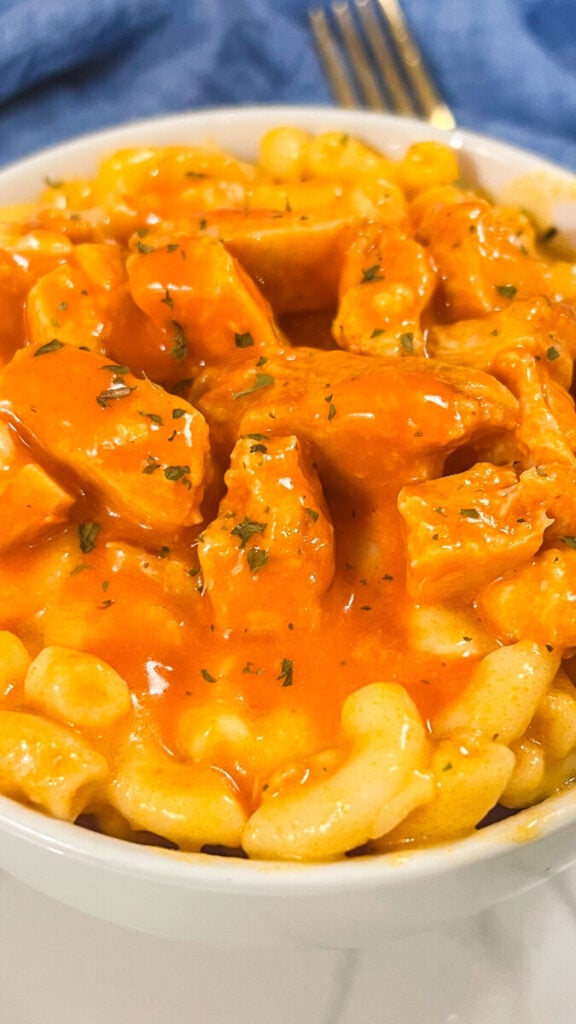 IMG_4248-576x1024 Buffalo Chicken Mac and Cheese Bowls