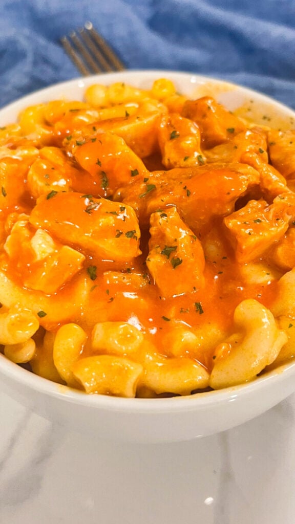 IMG_4249-576x1024 Buffalo Chicken Mac and Cheese Bowls