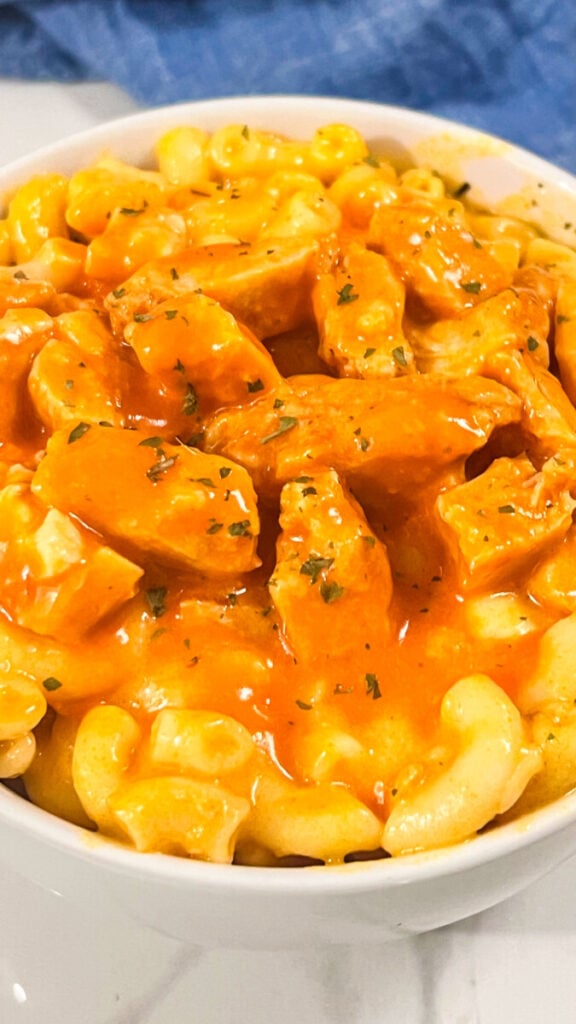 IMG_4264-576x1024 Buffalo Chicken Mac and Cheese Bowls
